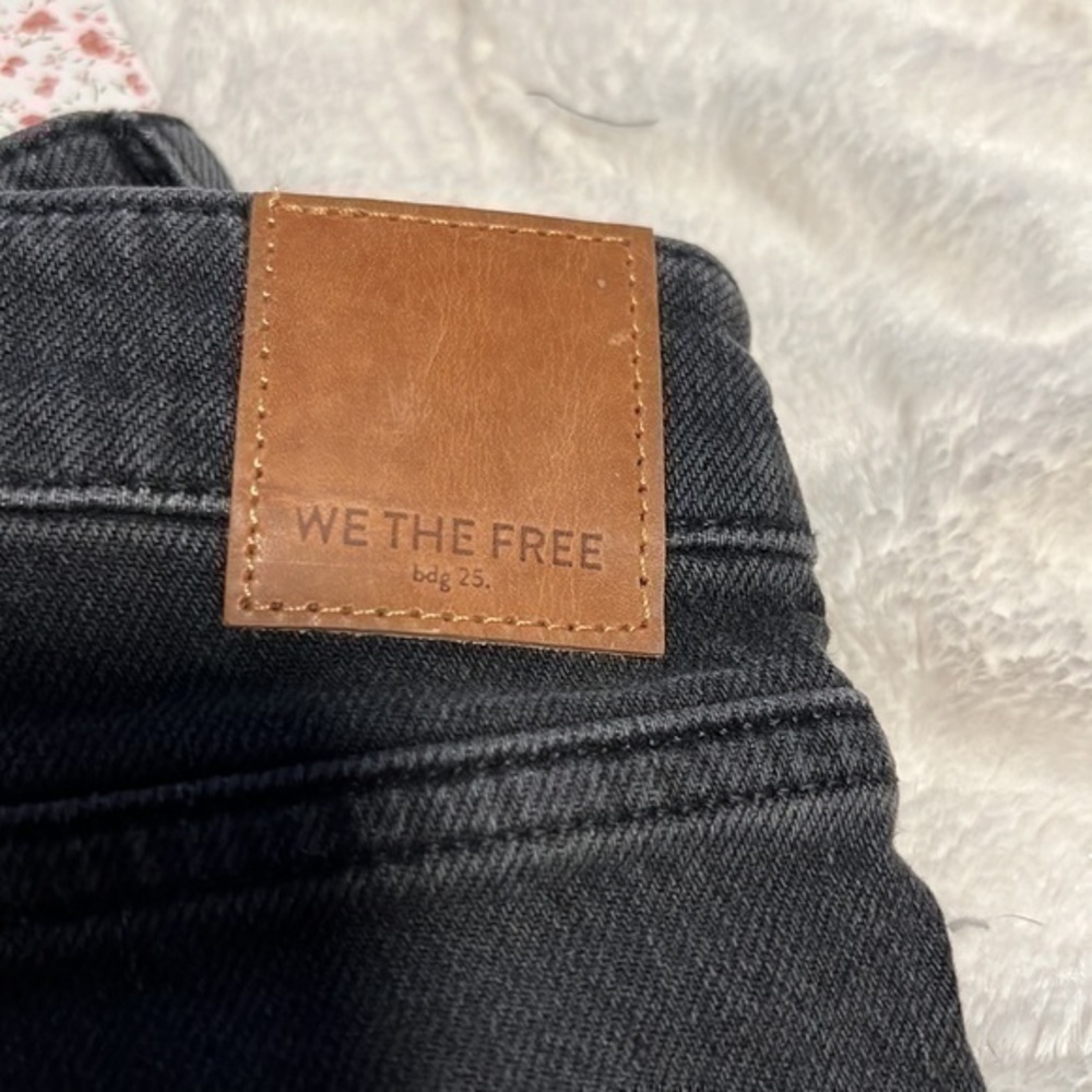 NWT We The Free Cuffed Slim Boyfriend Jean in Faded Black Free People SI… - Picture 6 of 7